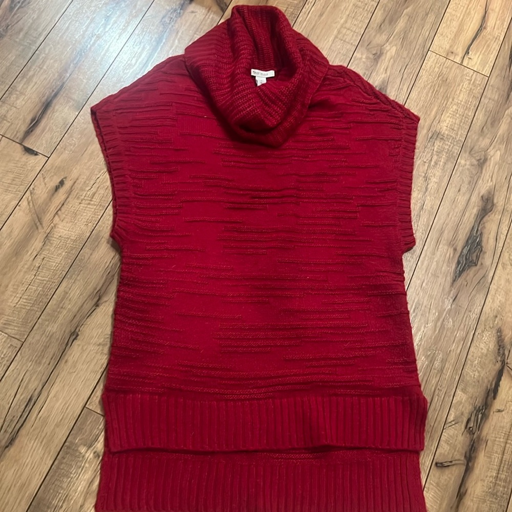 White House black market Sweater short sleeves